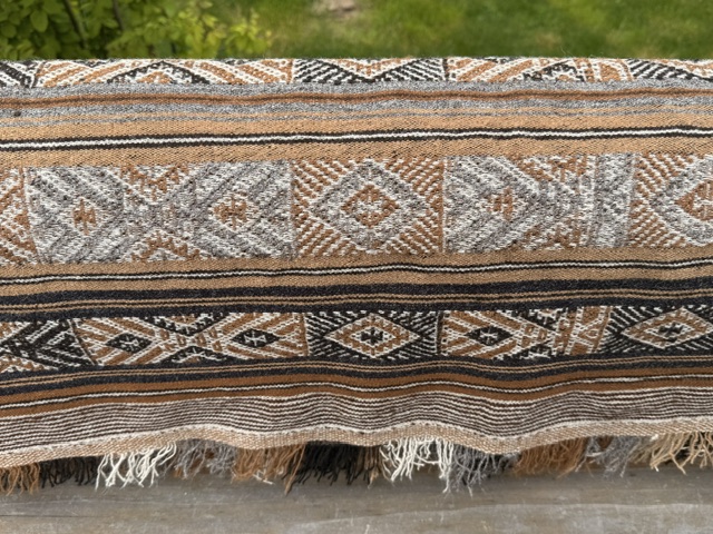 Wake's Vintage -Pick of the Litter Poncho - Image 4